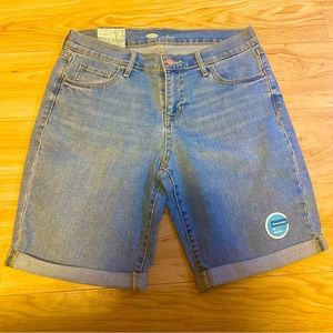 NEW! Old Navy 9" Bermuda Shorts women’s size 6